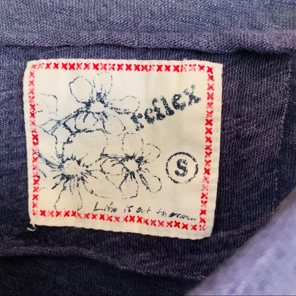 California T-shirt - Picture 3 of 3